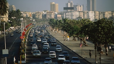 Дорожный затор на бульваре Марин Драйв в Бомбее, Индия