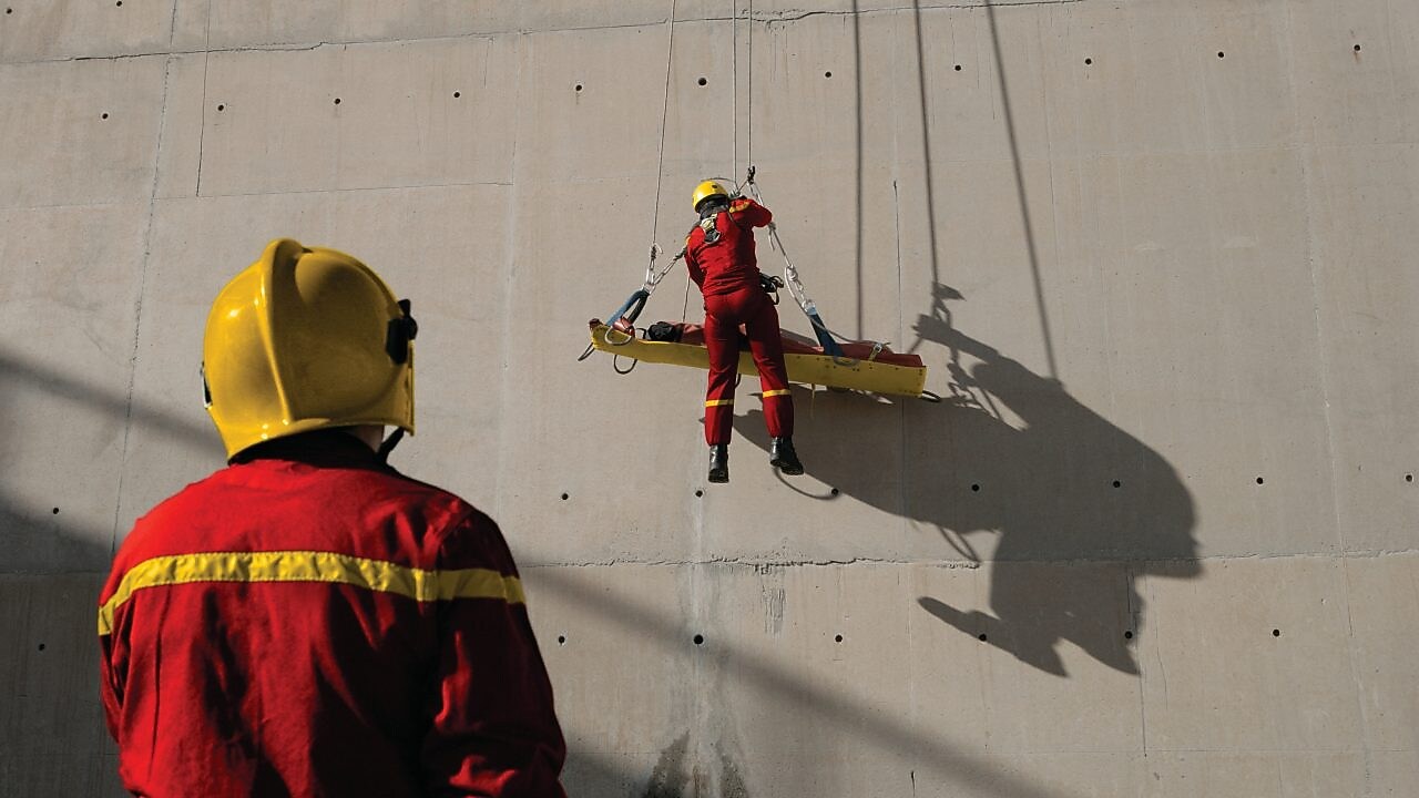 Тренинг по ОТ ПБ и ООС на нефтеперерабатывающем заводе