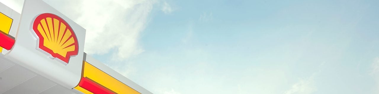 Эмблема «Шелл» в форме морской ракушки на автозаправочной станции