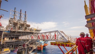 Новая платформа, построенная вблизи существующего газового месторождения Малампая