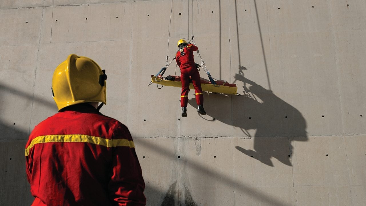 Тренинг по ОТ, ПБ и ООС на нефтеперерабатывающем заводе